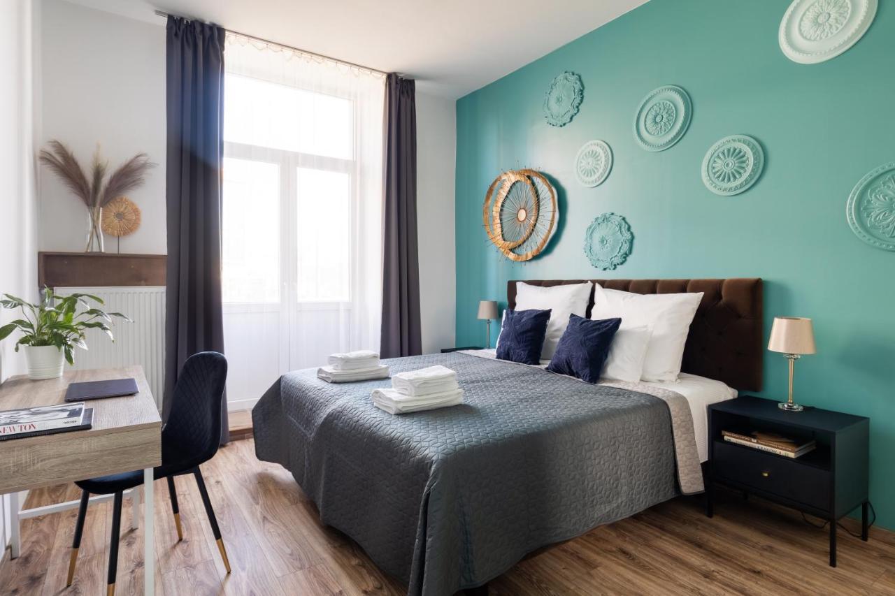 Luxe Living Castle View Apartment Krasków Exterior foto